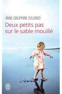Deux petits pas sur le sable mouillé